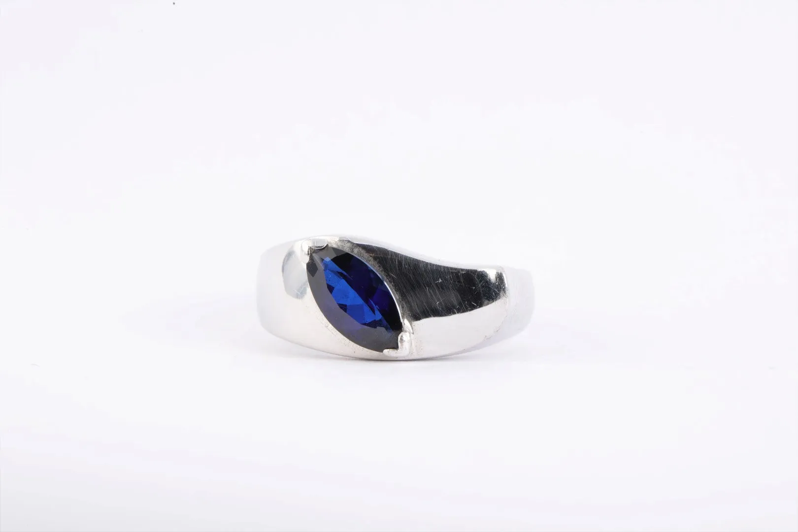 925 Silver 1.43tcw Sapphire Fashion Ring Size 7 (4.11g.)