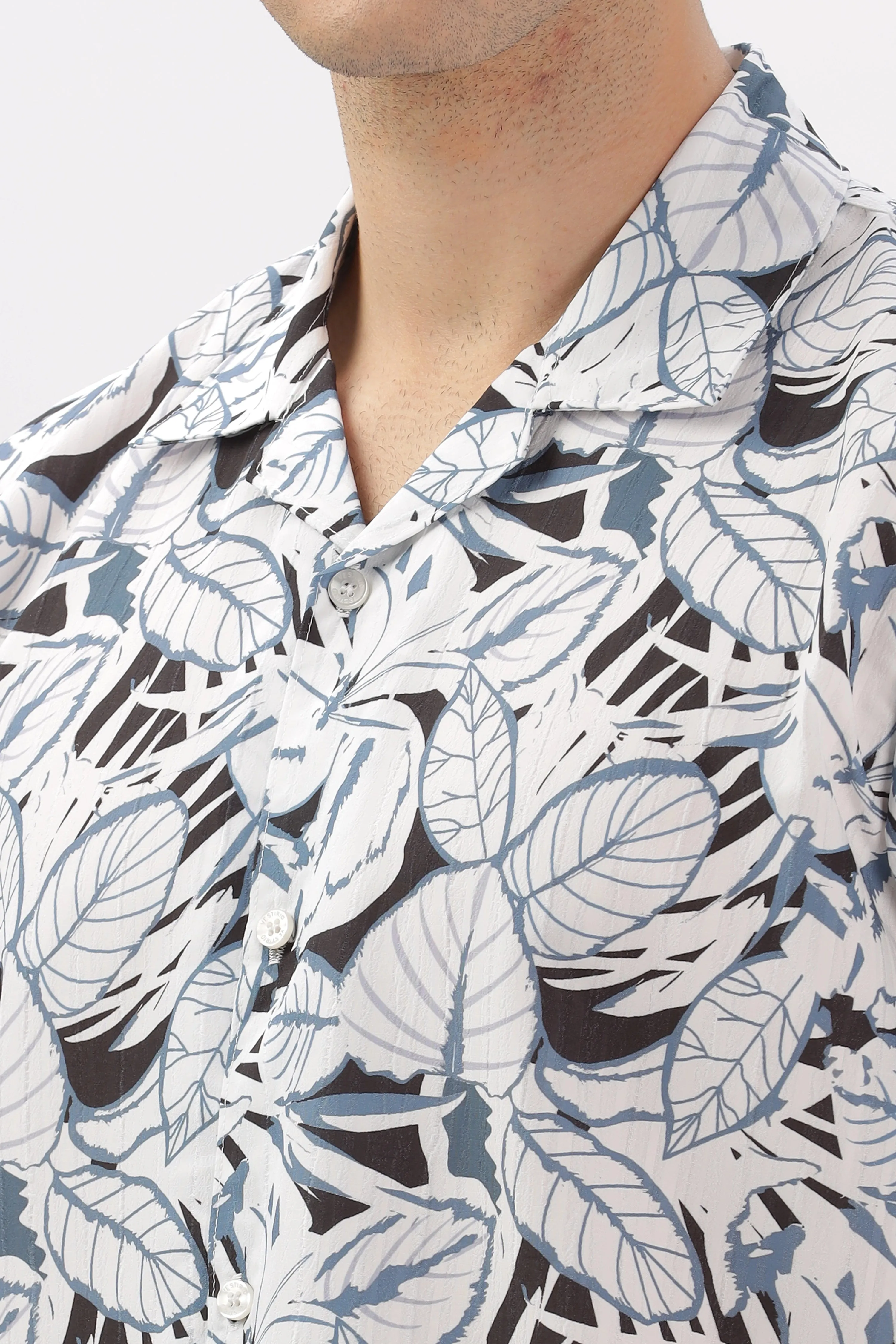 Black and blue leaf printed popcorn shirt