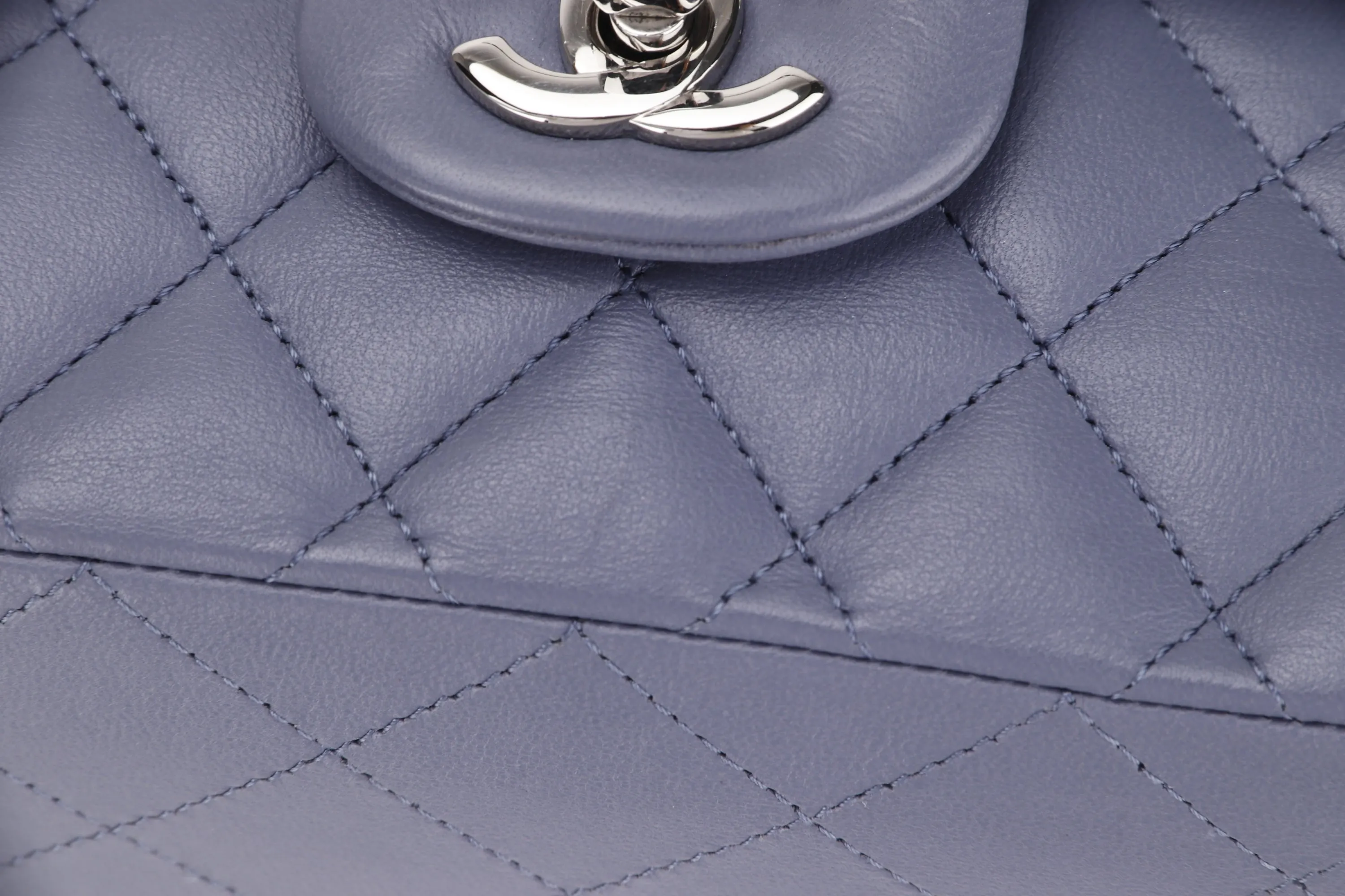 CHANEL CLASSIC FLAP (1583xxxx) MEDIUM LILAC LAMBSKIN SILVER HARDWARE, WITH CARD, DUST COVER & BOX