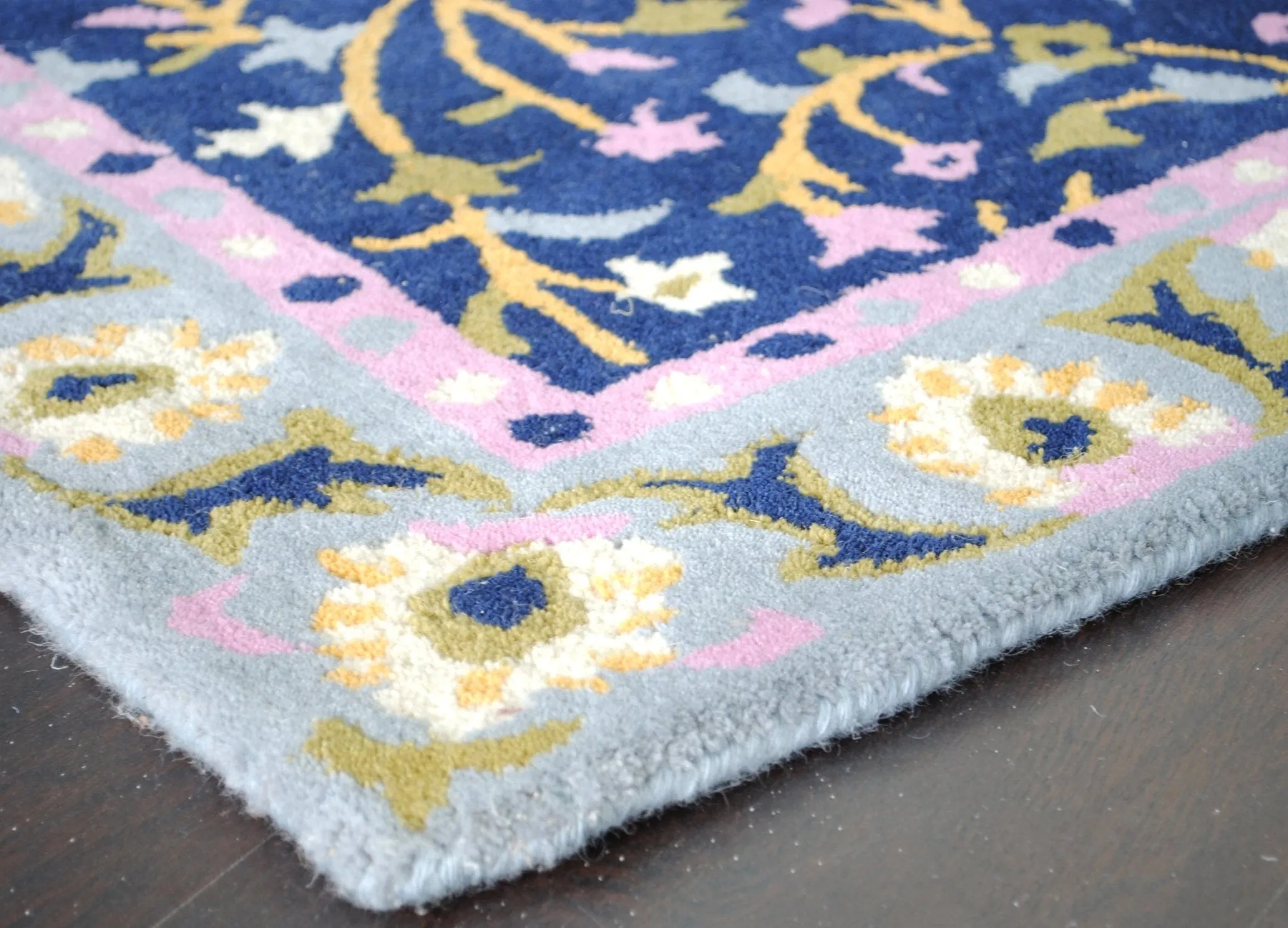 CLAUS HANDTUFTED WOOL CARPET