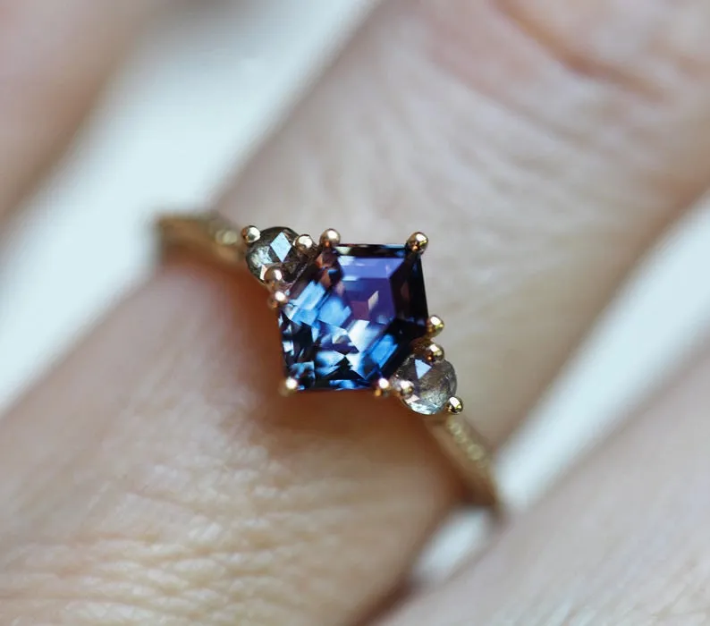 Dua Alexandrite Ring