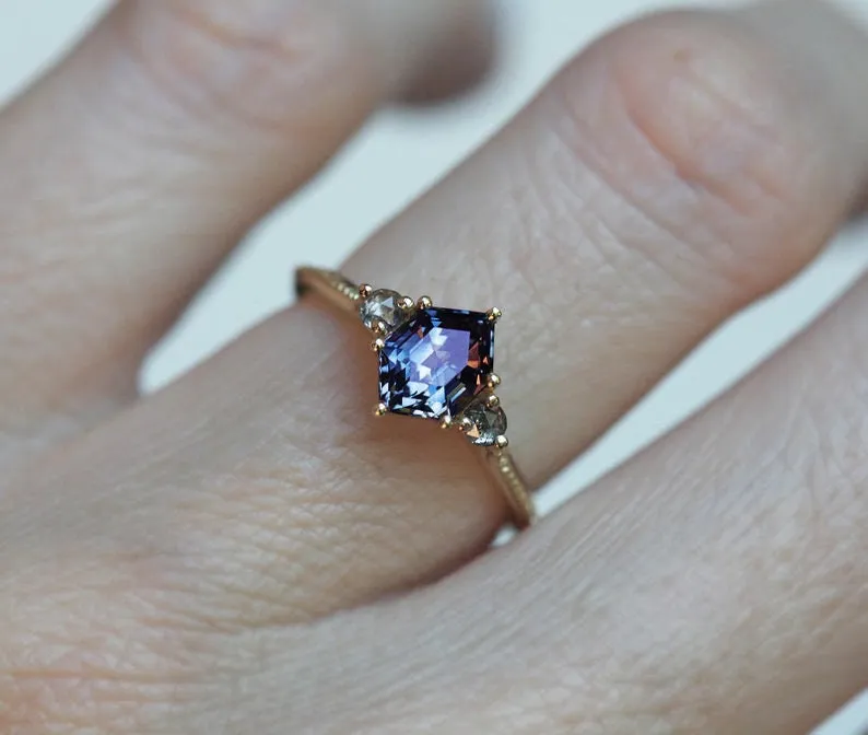 Dua Alexandrite Ring