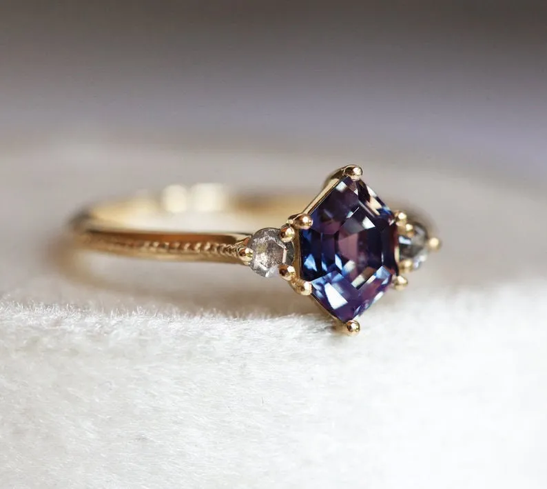 Dua Alexandrite Ring