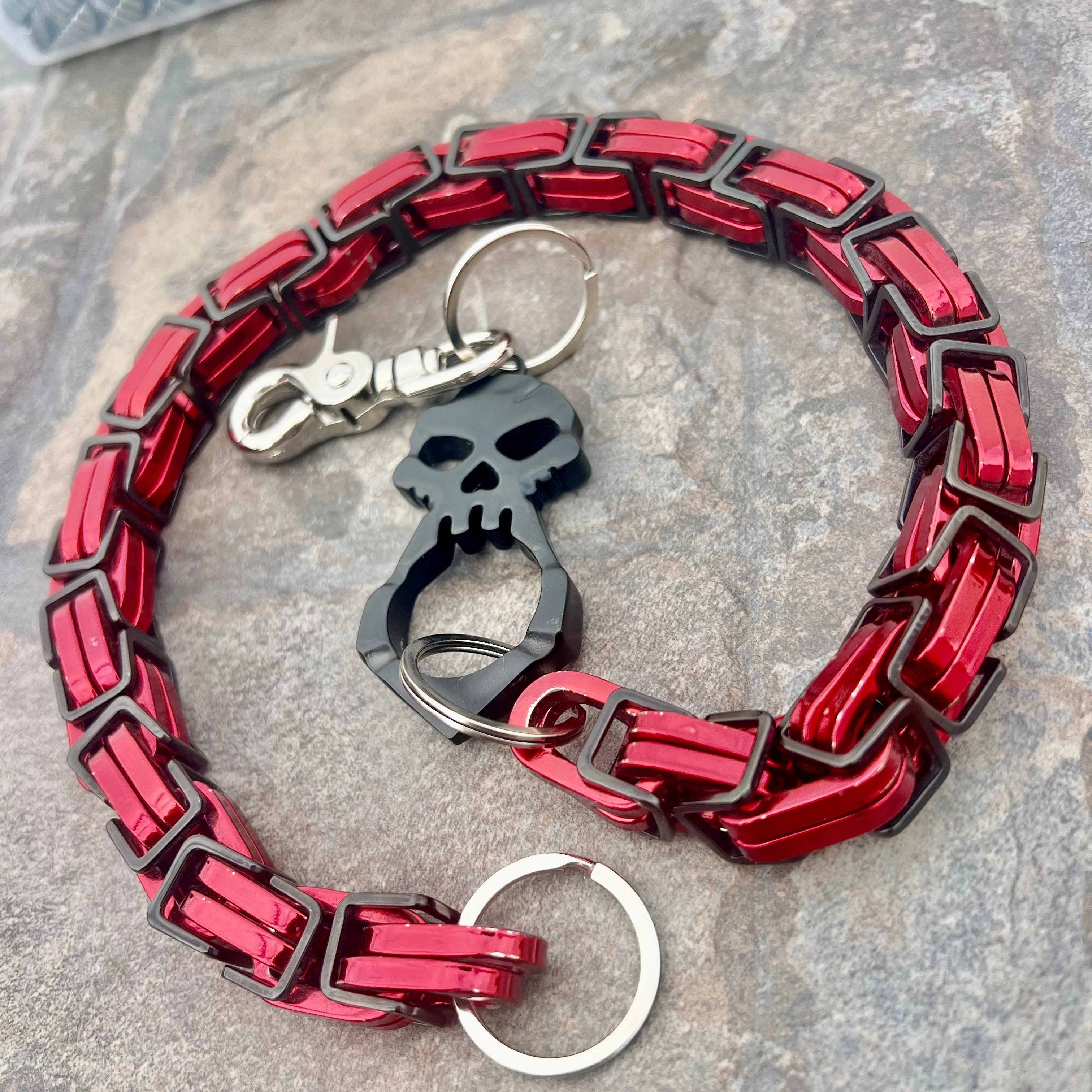 One Finger Ring Black Wallet Chain - Black & Red Daytona CVO - WC046CVO